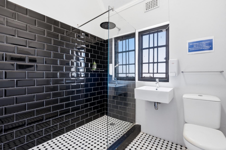 5 Bedroom Property for Sale in Woodstock Upper Western Cape